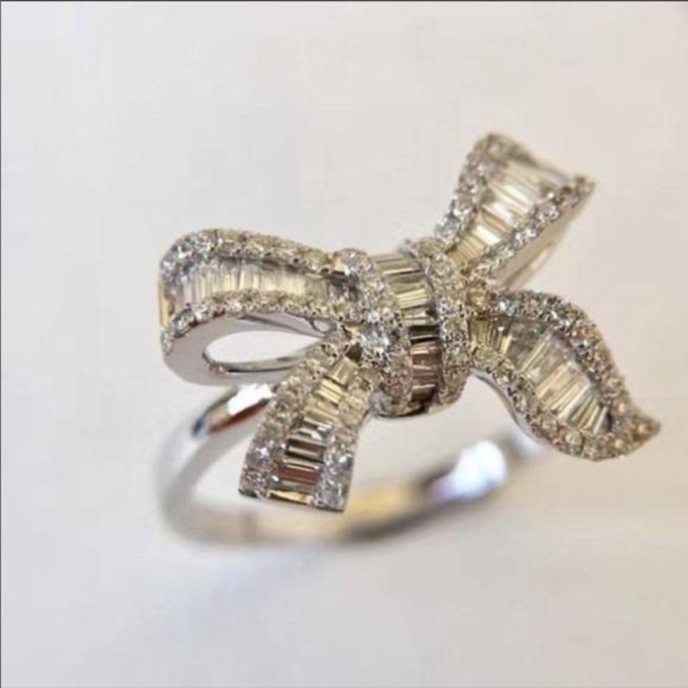 925 STERLING SILVER DIAMOND BAGUETTE BOW RING, CUTE RING, SHINY RING. - Picture 2 of 8